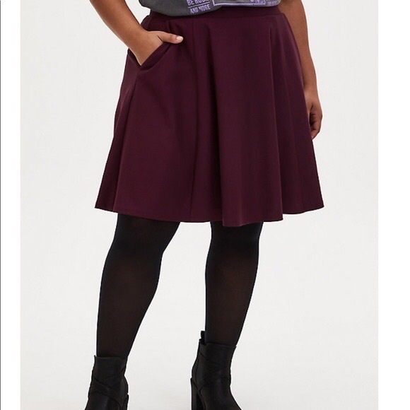 Torrid 4 Burgundy Ponte Skater Skirt - Picture 1 of 6